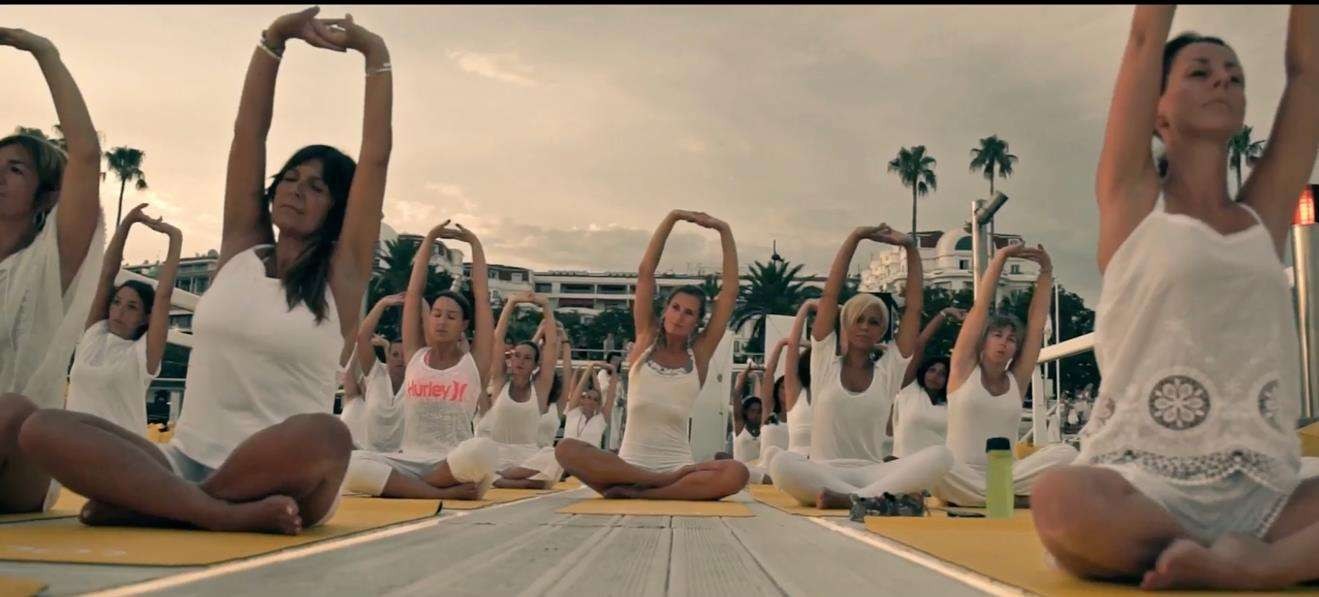 Lolë - Sunset Yoga Experience